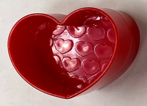 160381 Pop & Discover Activity Cube: RED HEART